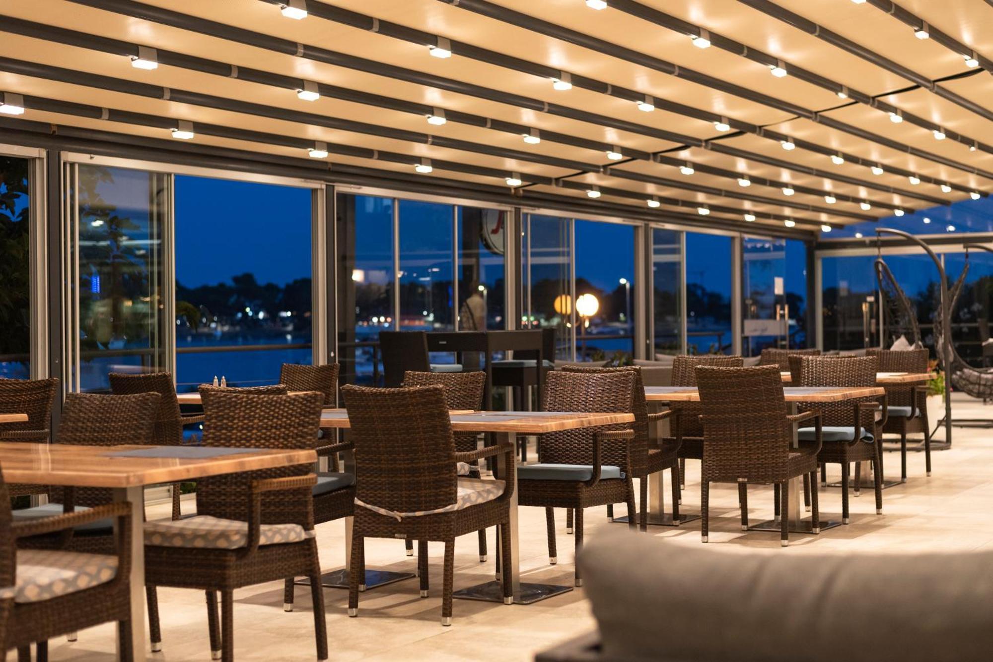 Hotel Петрчане Екстер'єр фото