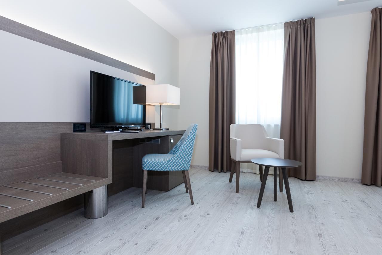 Hotel Петрчане Екстер'єр фото
